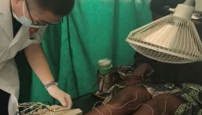 援卢旺达医疗队中的青春之歌