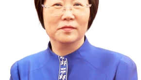 【两会关注】徐凤芹：我愿做中医药事业点灯人